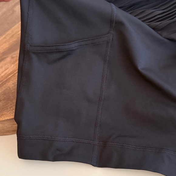 Lululemon varsity high rise black tennis skirt size 12 - Picture 7 of 8